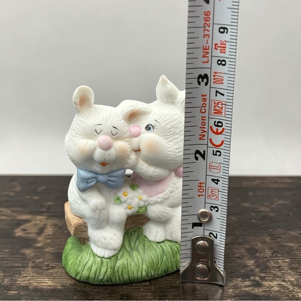 Vintage Set Of 2 Porcelain Bunny Figurines by UCGC Taiwan Couple In Love & Baby - Picture 11 of 16